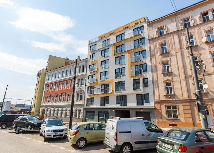 Brand New Studio Apartment #71 With Free Secure Parking In The Center